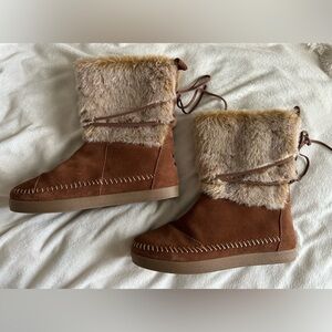 TOMS Nepal Sequoia Suede Faux Fur Winter Boots 8